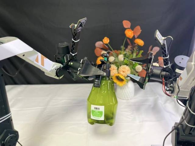 依海而生的深圳，初现“具身智能港”