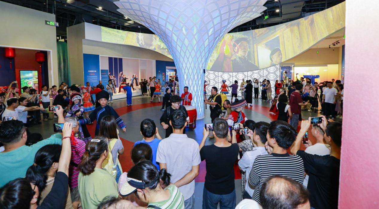 湖北省恩施州非遗馆：为文化生态保护鼓起新风