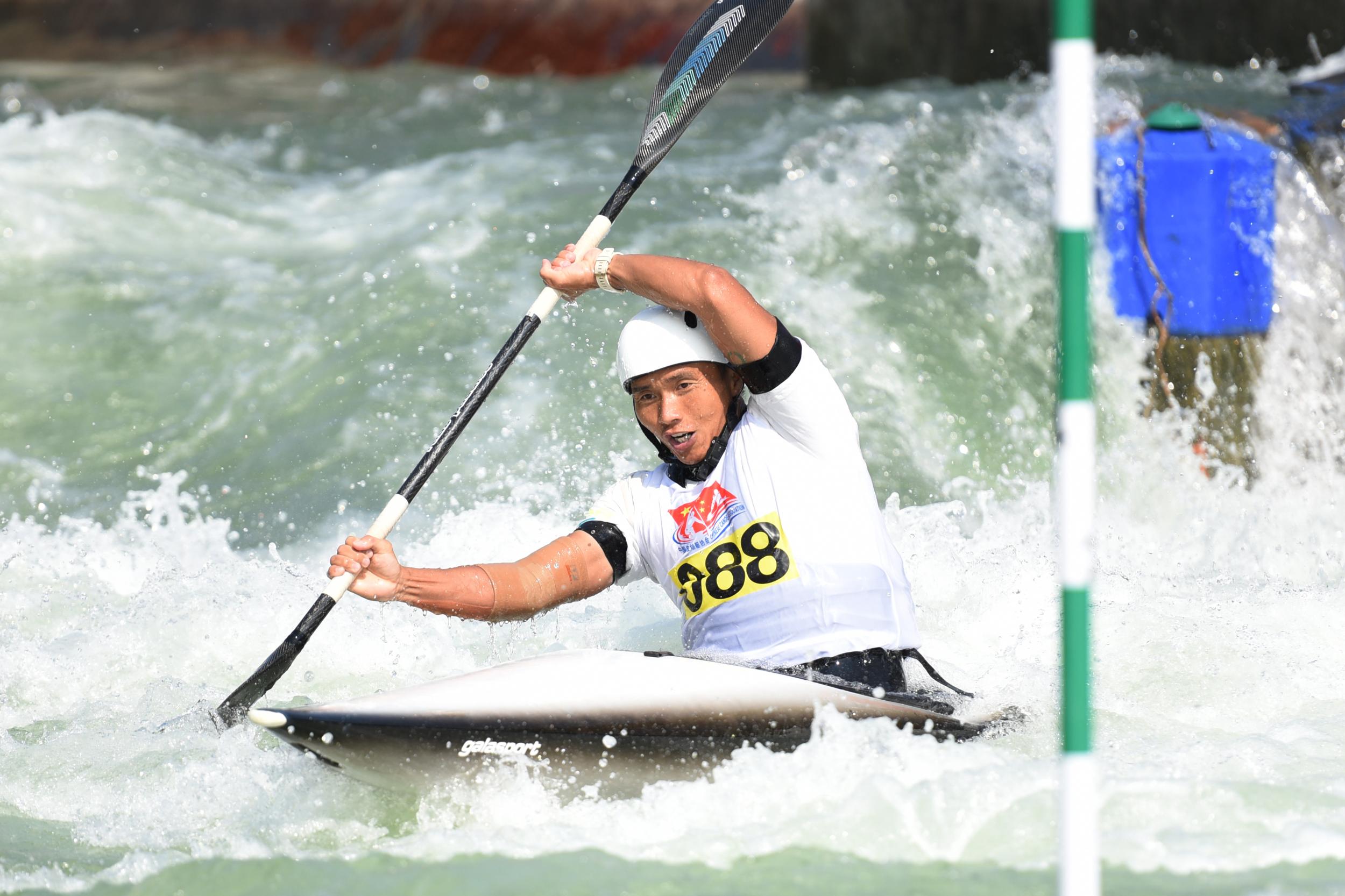 2025年全国皮划艇激流回旋锦标赛在黔东南开赛