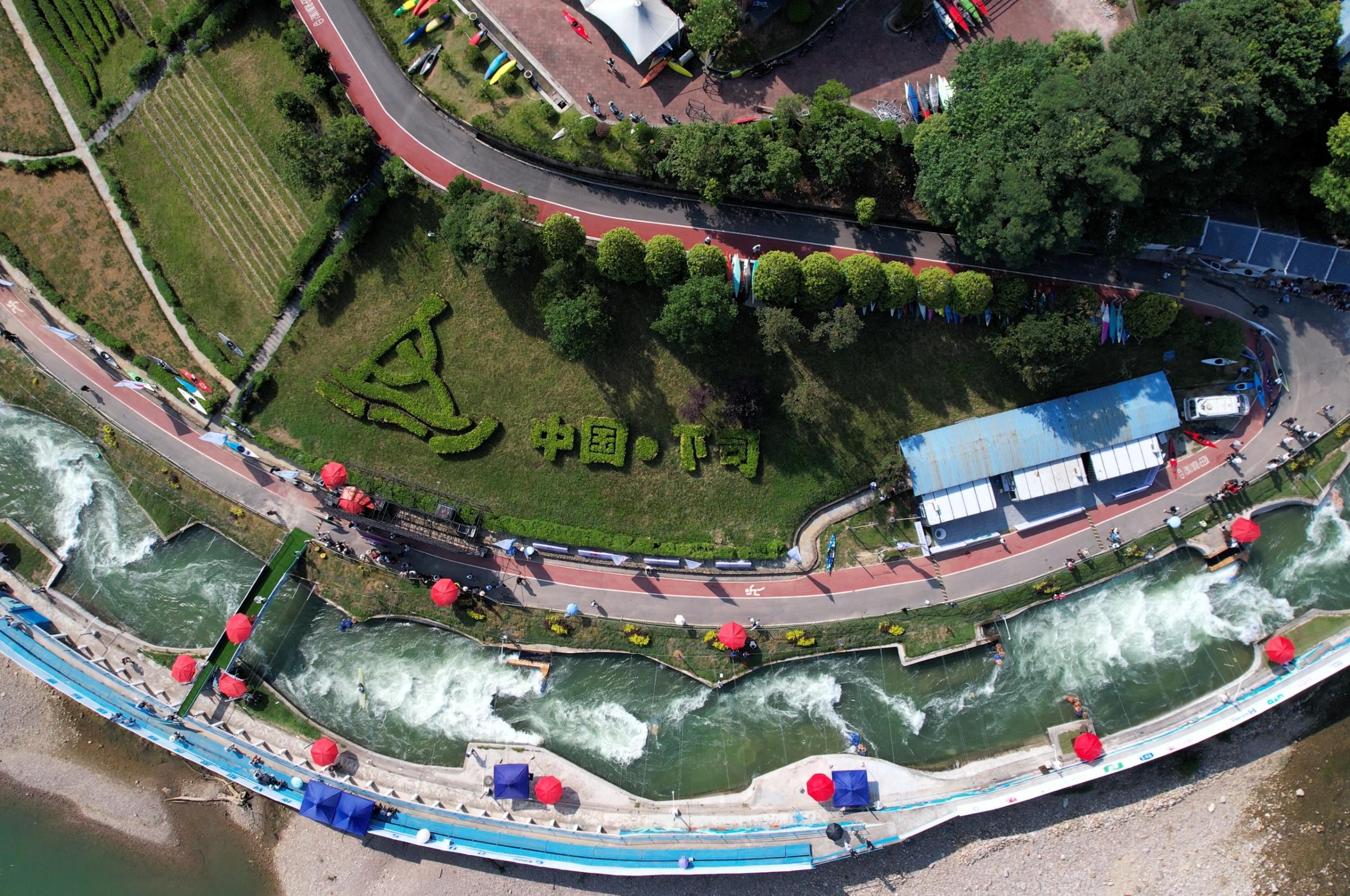 2025年全国皮划艇激流回旋锦标赛在黔东南开赛