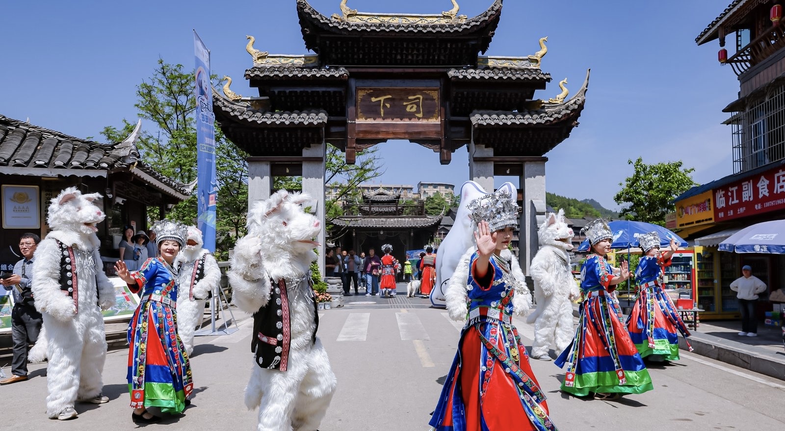 2025年全国皮划艇激流回旋锦标赛在黔东南开赛