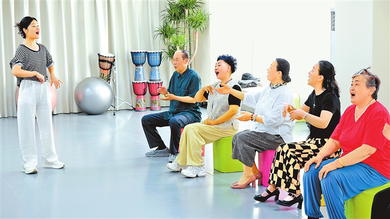 老年俱乐部 主打的就是“众乐乐” 老年俱乐部 主打的就是“众乐乐”
