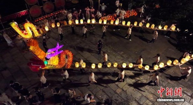 江西篁岭打造多元夜游项目 点亮夏日夜晚