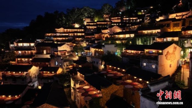 江西篁岭打造多元夜游项目 点亮夏日夜晚