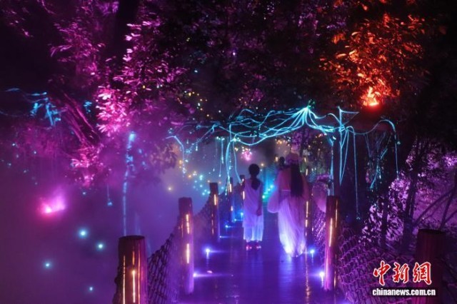 江西篁岭打造多元夜游项目 点亮夏日夜晚