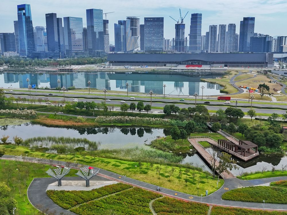 在成都|从晨曦到夜色,感受生态之城的绿色脉搏