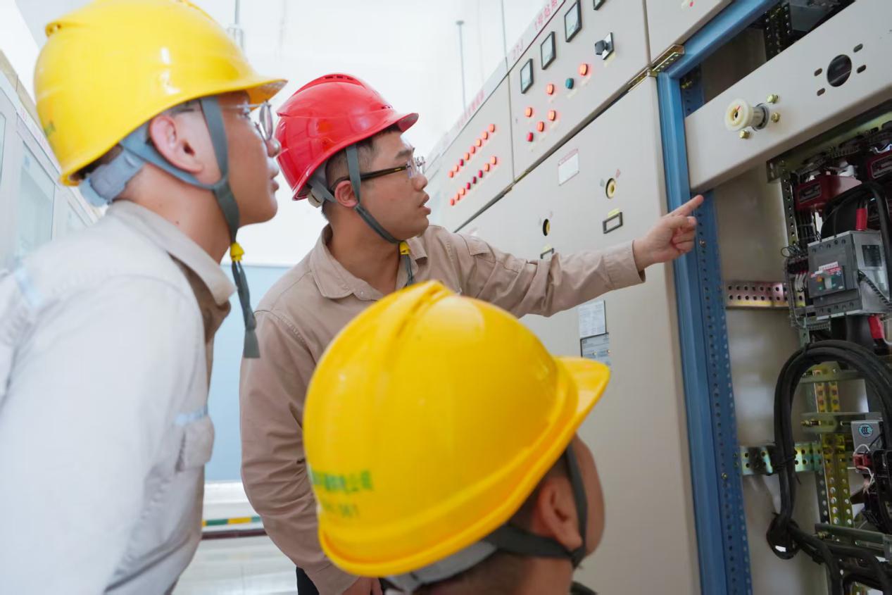 国网平潭供电公司:“理论+实践”强能力提本领 推进变电运维质效提升 国网平潭供电公司:“理论+实践”强能力提本领 推进变电运维质效提升