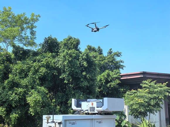 通过无人机自动飞行抓拍、识别，事件响应时间由4小时缩短至30分钟。通讯员 齐宏 摄