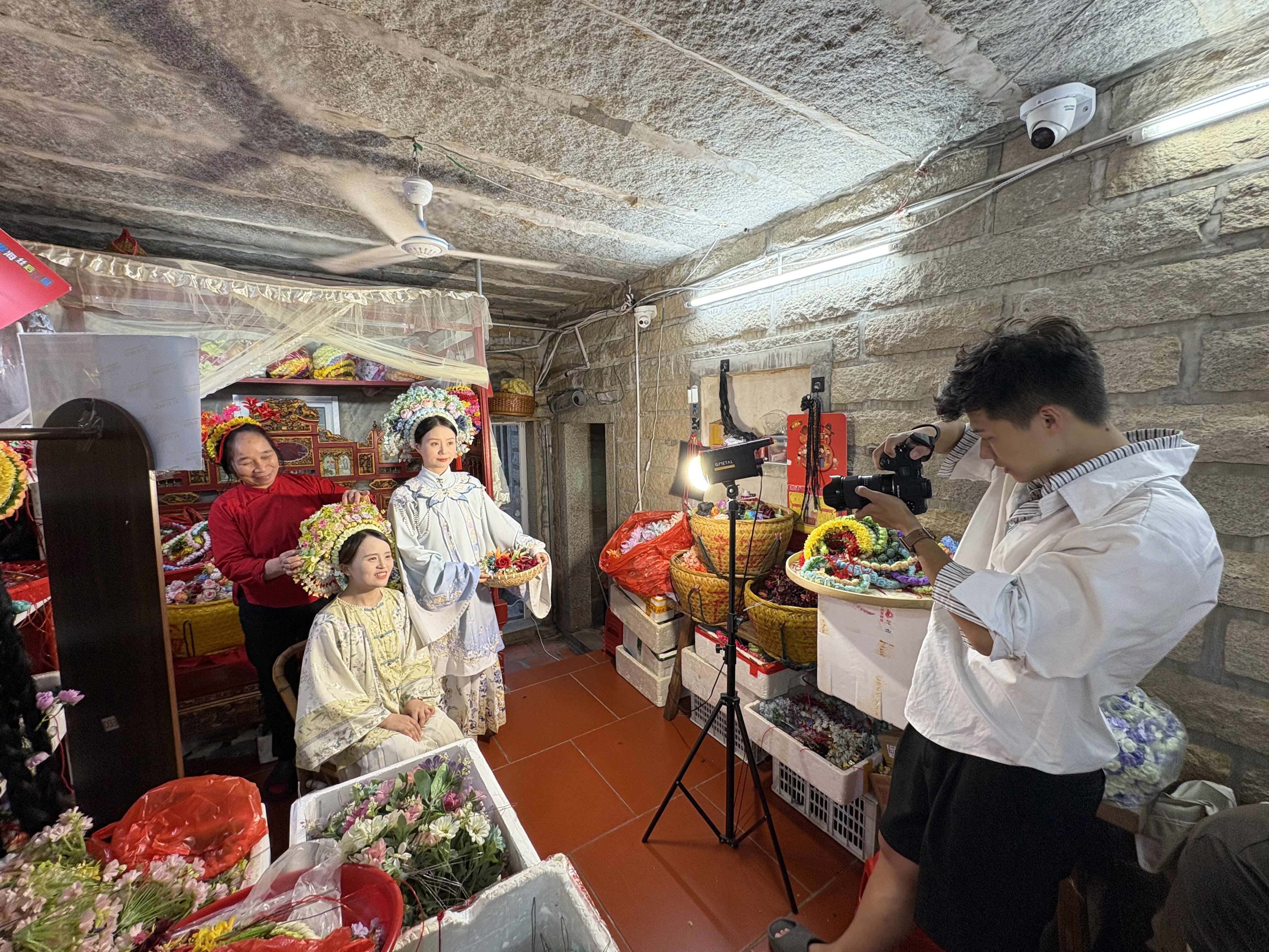 【活力中国调研行】泉州蟳埔簪花：“一朵花”背后的双向奔赴
