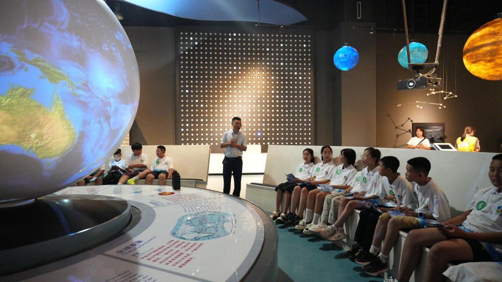 辽宁省科技馆暑期创新实践引领科普热潮