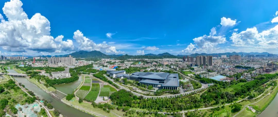 在深圳坪山,甜蜜生活触手可及 在深圳坪山,甜蜜生活触手可及