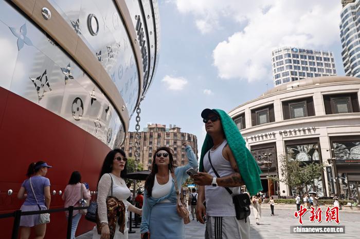 上海已连续19天高温今日气温冲至38.9℃