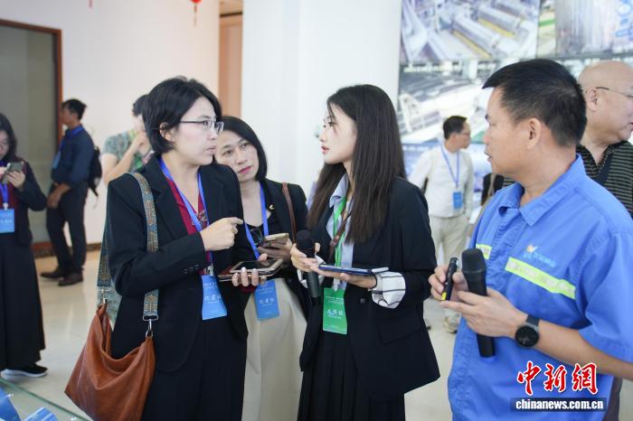 境外媒体代表和网络达人感受广西崇左经济脉动