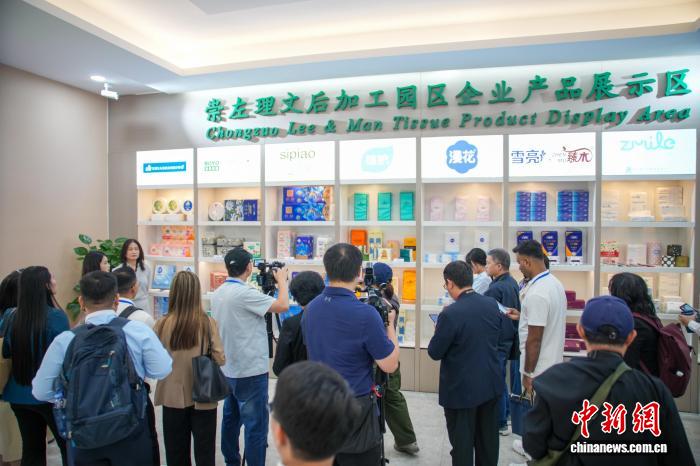 境外媒体代表和网络达人感受广西崇左经济脉动