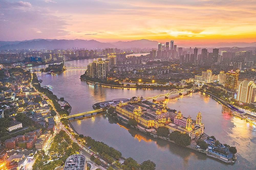 千年榕城绽放芳华 有福之州更加美好——历史视野下的福州现代化国际城市建设观察