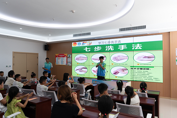 AI、非遗齐上阵！重庆大学生志愿者让结核病防治科普“活”起来