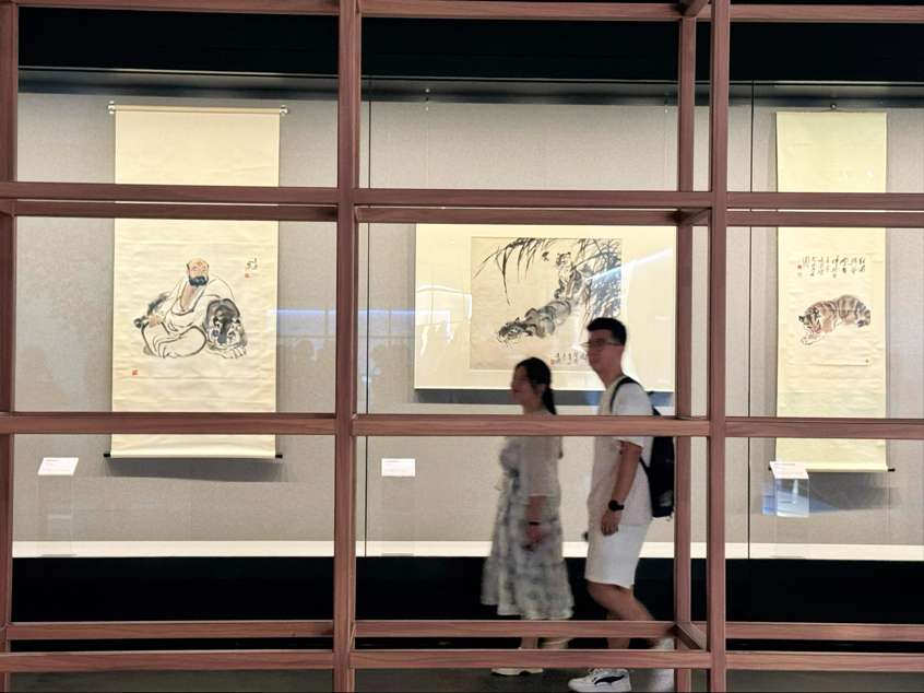 “汤文选百年诞辰书画精品展”在武汉启幕