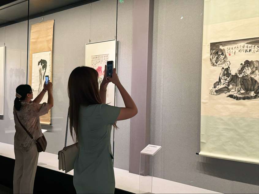“汤文选百年诞辰书画精品展”在武汉启幕