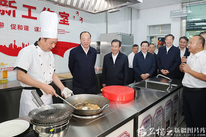 广东省党政代表团来疆考察对接对口支援与合作发展工作