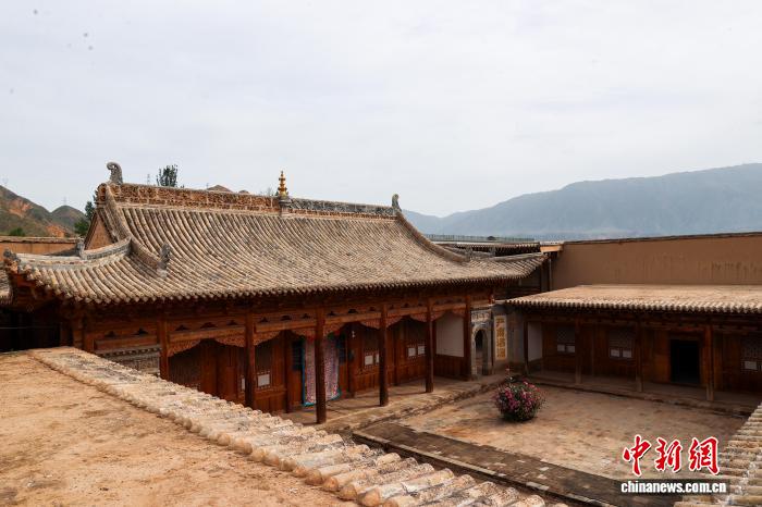 青海昂拉千户府:融合汉藏风格的精美建筑