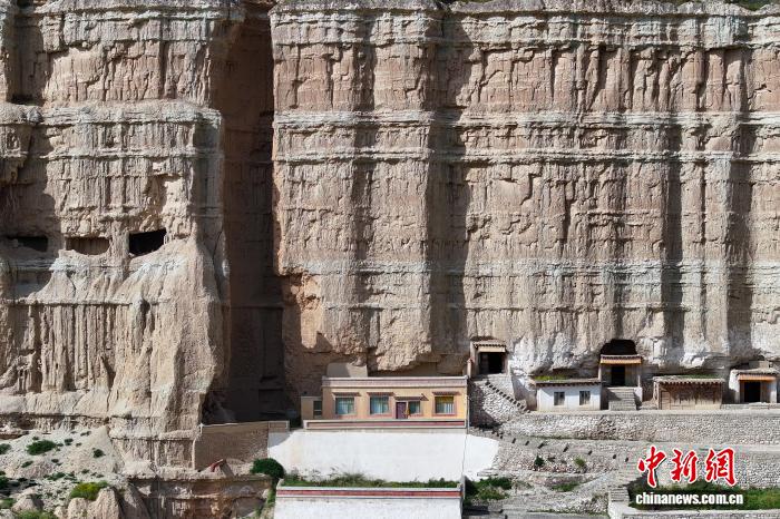 航拍青海尖扎智合寺