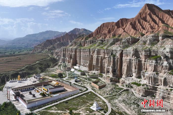 航拍青海尖扎智合寺