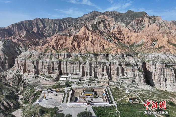 航拍青海尖扎智合寺