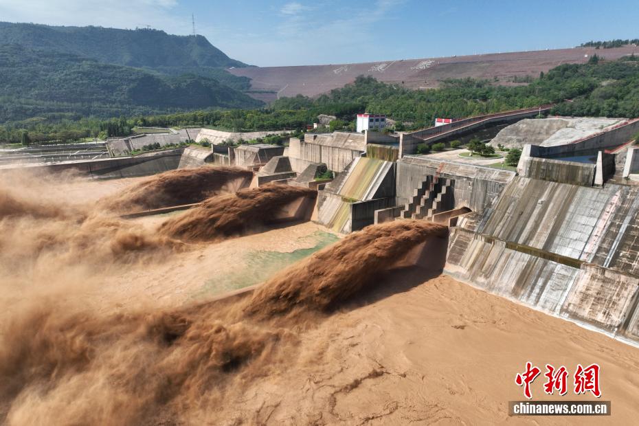 黄河小浪底水利枢纽开启汛期调水调沙运用