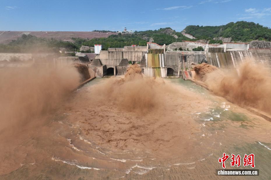 黄河小浪底水利枢纽开启汛期调水调沙运用