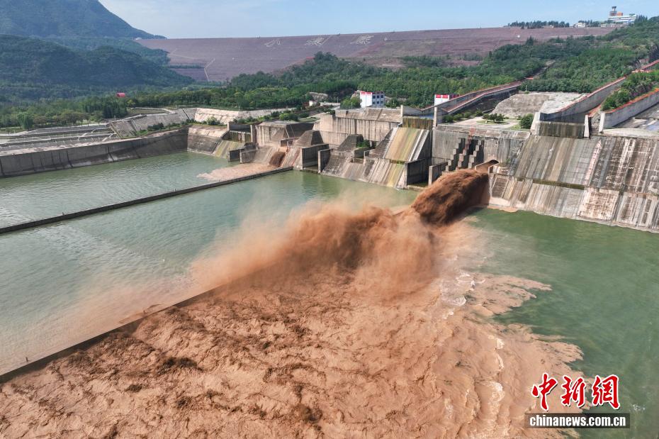 黄河小浪底水利枢纽开启汛期调水调沙运用