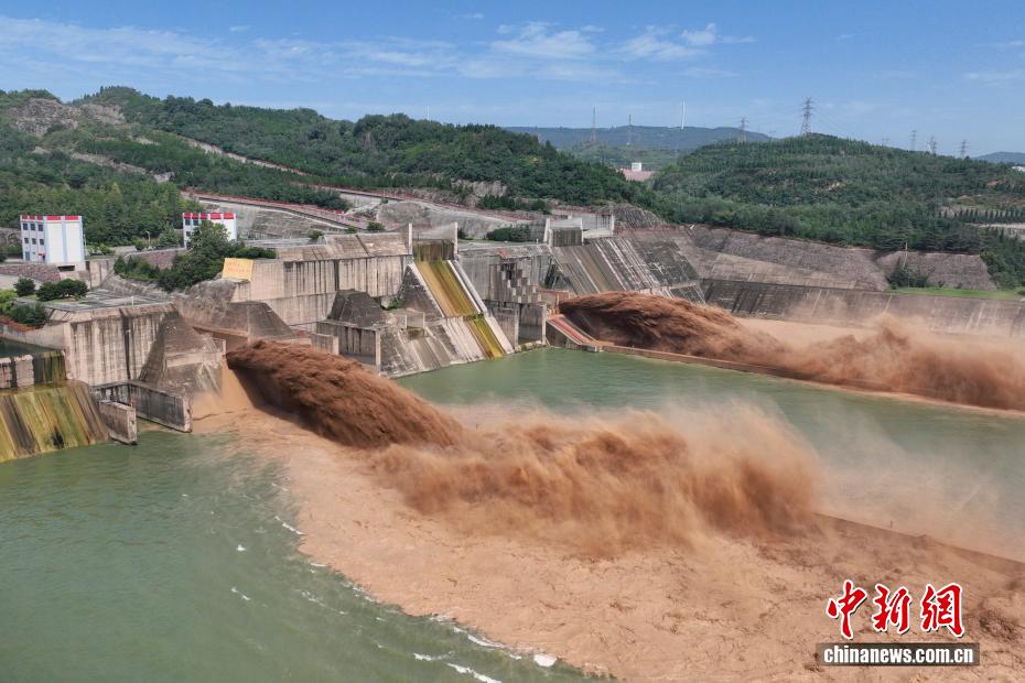 黄河小浪底水利枢纽开启汛期调水调沙运用