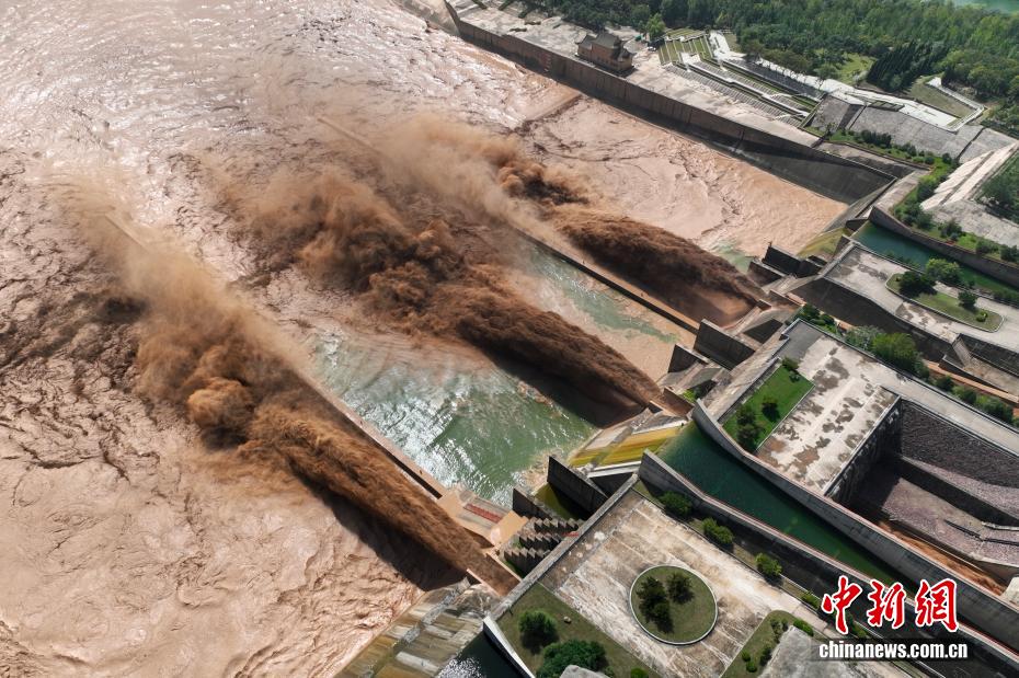 黄河小浪底水利枢纽开启汛期调水调沙运用