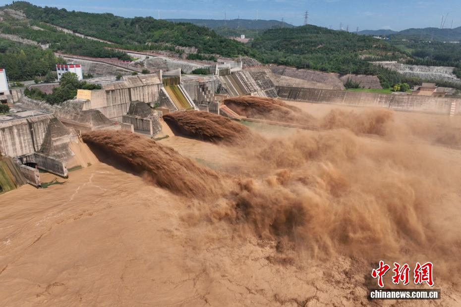 黄河小浪底水利枢纽开启汛期调水调沙运用