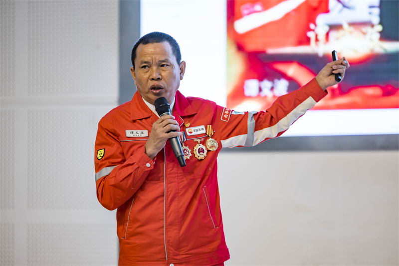 中国工人大思政课·新疆篇活动走进三地同时开讲