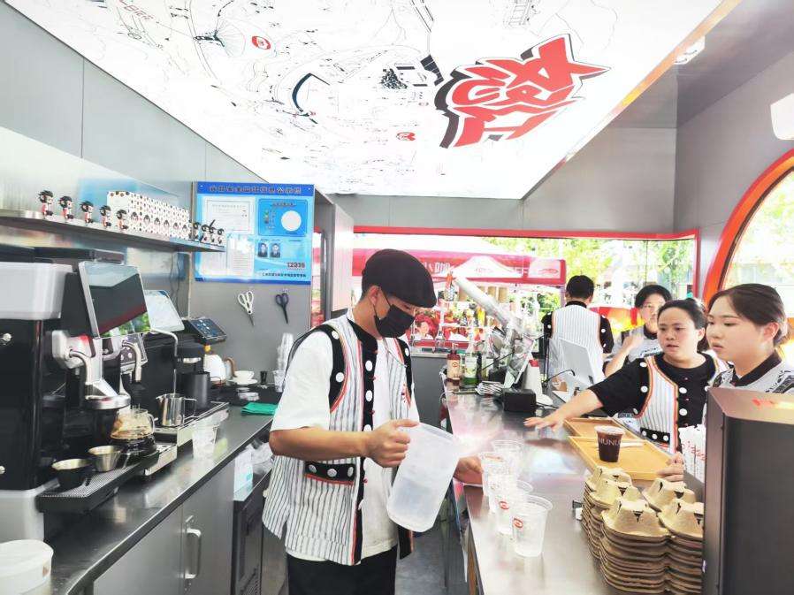 来自怒江的“怒小咖”香飘沪上 一杯咖啡讲述沪滇情谊 来自怒江的“怒小咖”香飘沪上 一杯咖啡讲述沪滇情谊