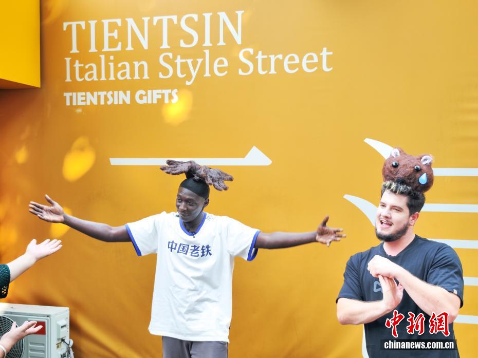 国际网红“无语哥”开启天津文化之旅 国际网红“无语哥”开启天津文化之旅