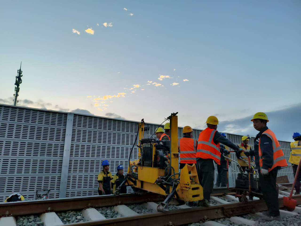 青海：宁大支线铁路排水设施升级焕新