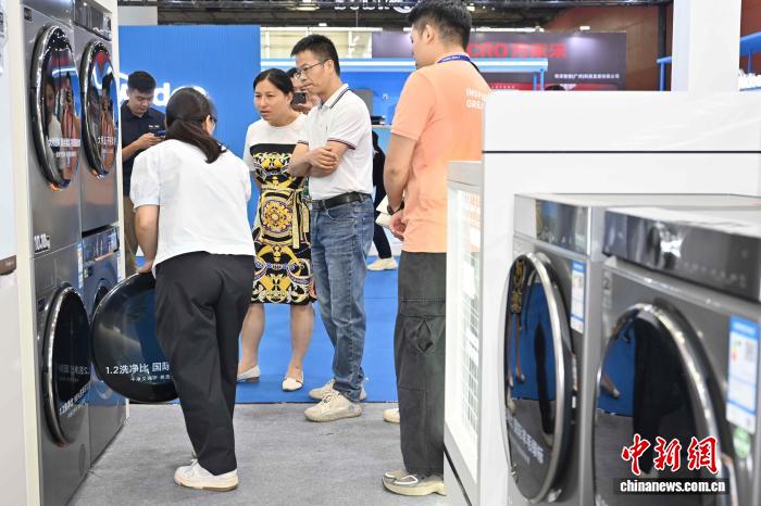 首届广东优品展揽金近70亿元 促20余项跨境合作意向