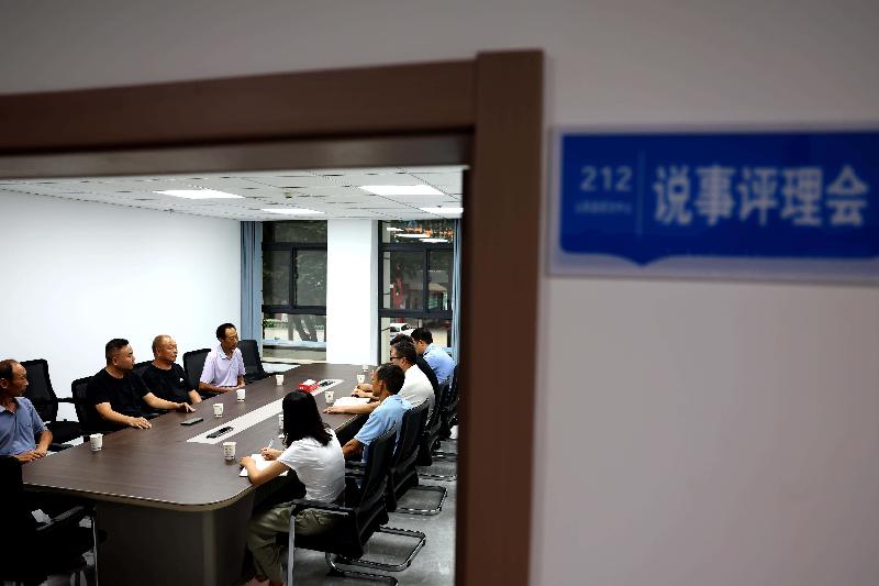 让群众从“进门愁”到“出门安” 让群众从“进门愁”到“出门安”