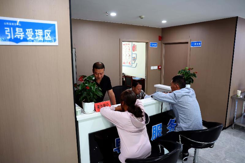 让群众从“进门愁”到“出门安” 让群众从“进门愁”到“出门安”