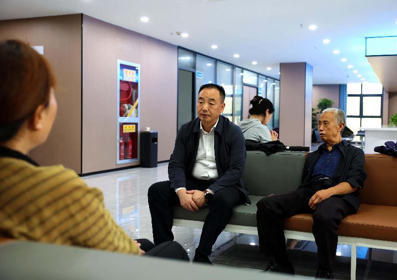 让群众从“进门愁”到“出门安” 让群众从“进门愁”到“出门安”