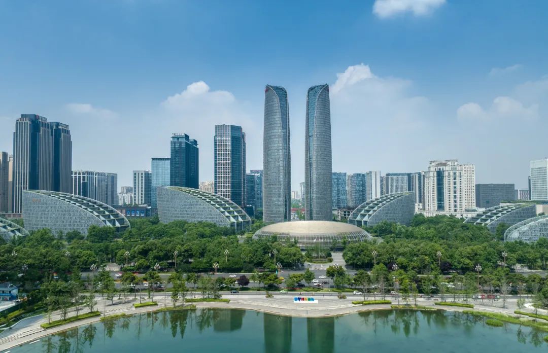 人民日报头版发文！成都加力推动产业园区高质量发展