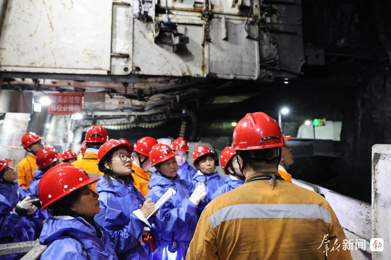 神东煤炭集团——构建“减人提效增安”的“智慧矿山”