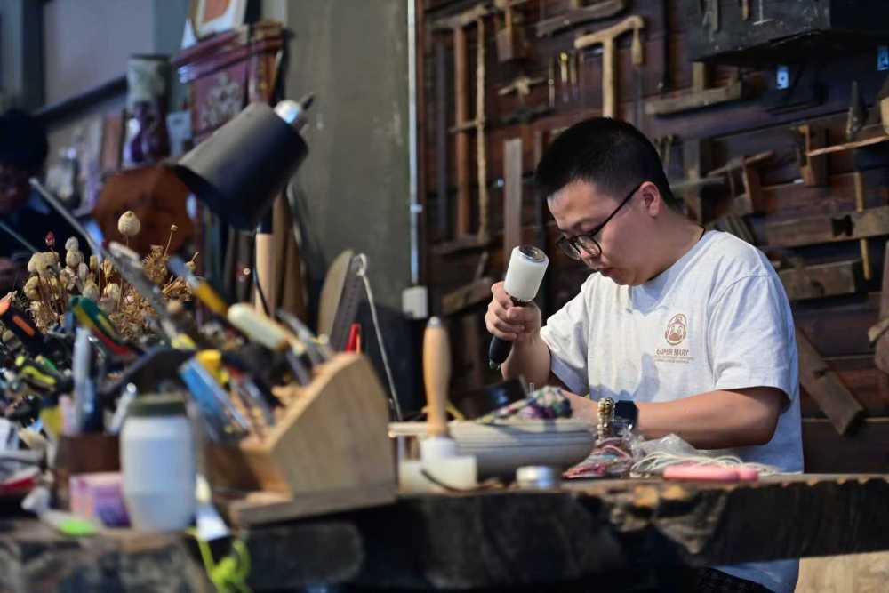 砥砺奋进七十载 天山南北谱华章|伊犁老城:非遗在文旅融合中守正创新 砥砺奋进七十载 天山南北谱华章|伊犁老城:非遗在文旅融合中守正创新