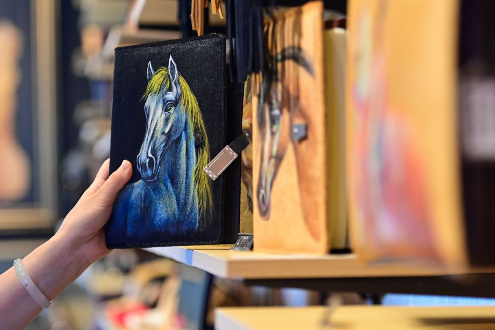 砥砺奋进七十载 天山南北谱华章|伊犁老城:非遗在文旅融合中守正创新 砥砺奋进七十载 天山南北谱华章|伊犁老城:非遗在文旅融合中守正创新