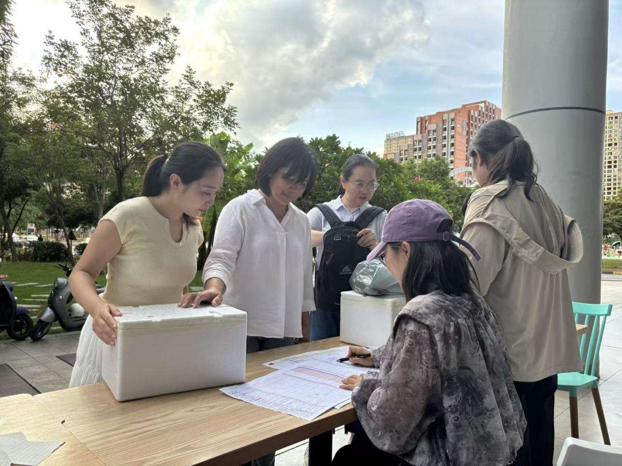 广西建院驻村干部直播带货效果好