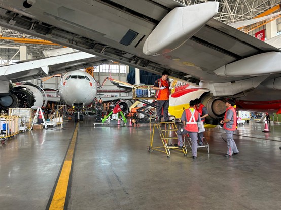 活力中国调研行｜3年完成2300多架次维修 全球航司何以到海南修飞机？