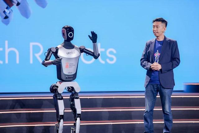 向奋斗者致敬!广东这场主题宣讲报告会鼓劲又走心