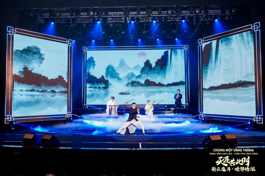 中越携手共明月 文化交流谱新篇 “天涯共此时——彩云追月·睦邻情深” 2025年中越中秋文艺晚会在河内成功举办