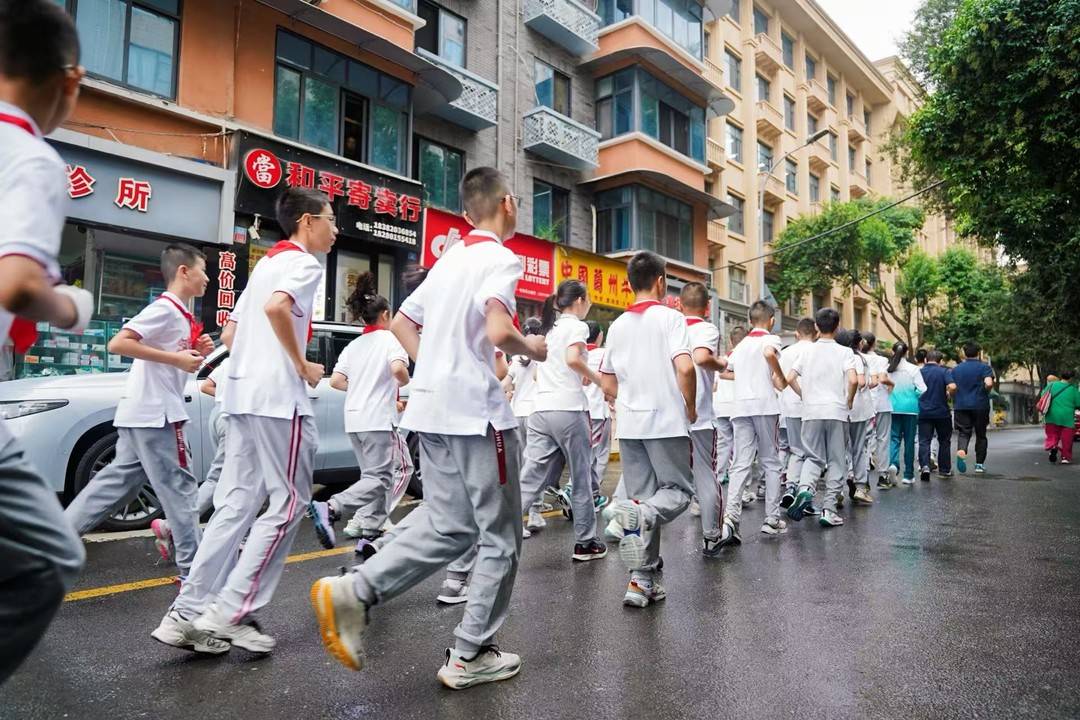 国庆中秋“双节”在即 成都青羊推出红色路线“City Walk” 邀游客探寻历史印记｜气象万千成都行